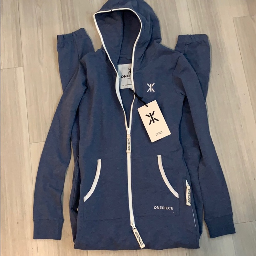 NWT Navy ONEPIECE Onesie • SMALL